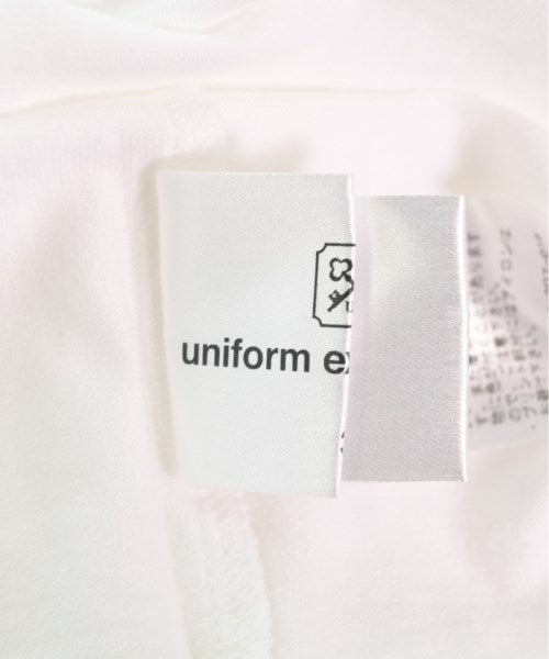 uniform experiment เสื้อยืด/เสื้อท็อปส์