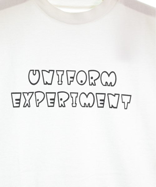 uniform experiment เสื้อยืด/เสื้อท็อปส์