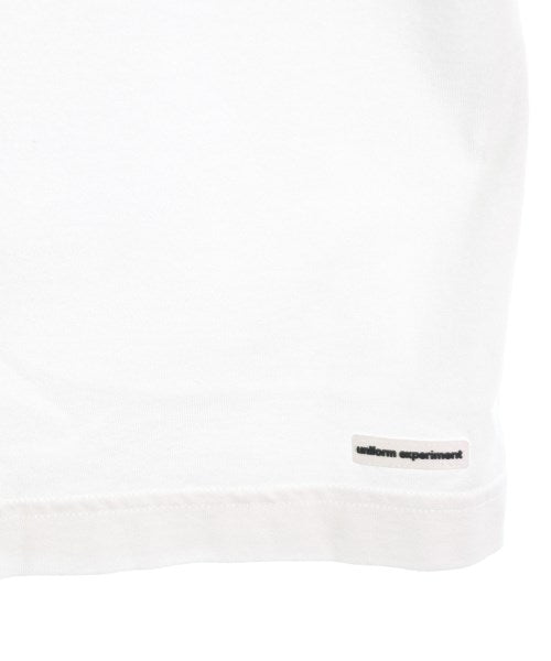 uniform experiment เสื้อยืด/เสื้อท็อปส์