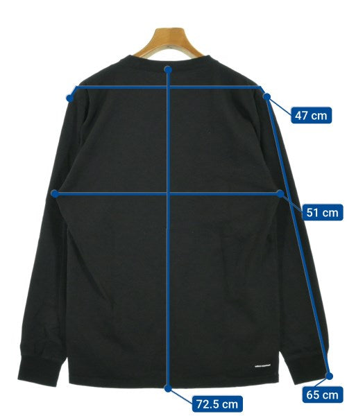 uniform experiment เสื้อยืด/เสื้อท็อปส์