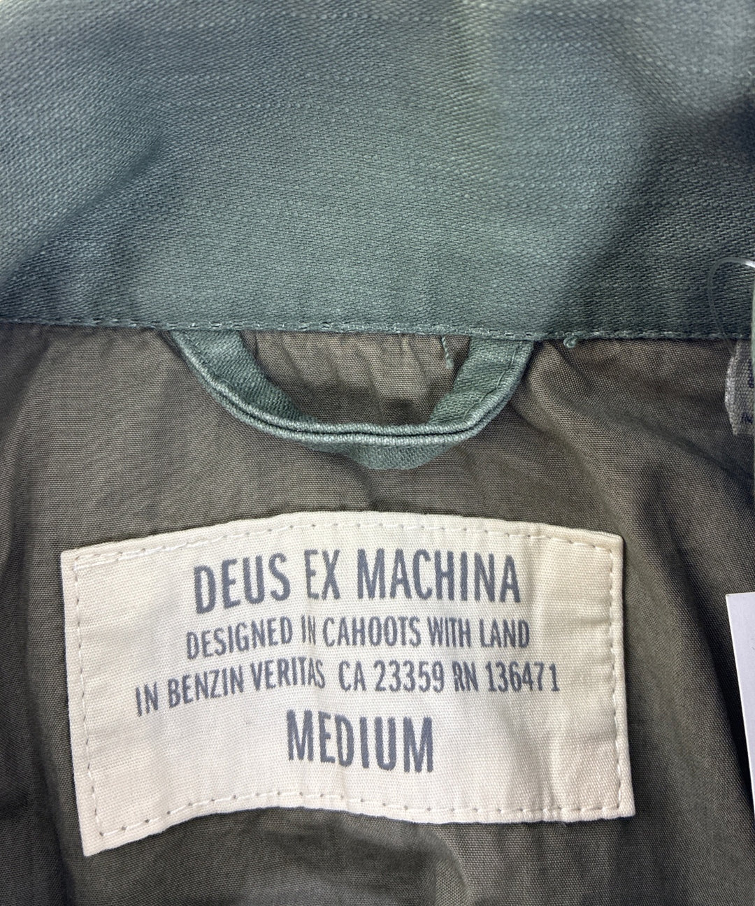 Deus ex Machina แจ็คเก็ต
