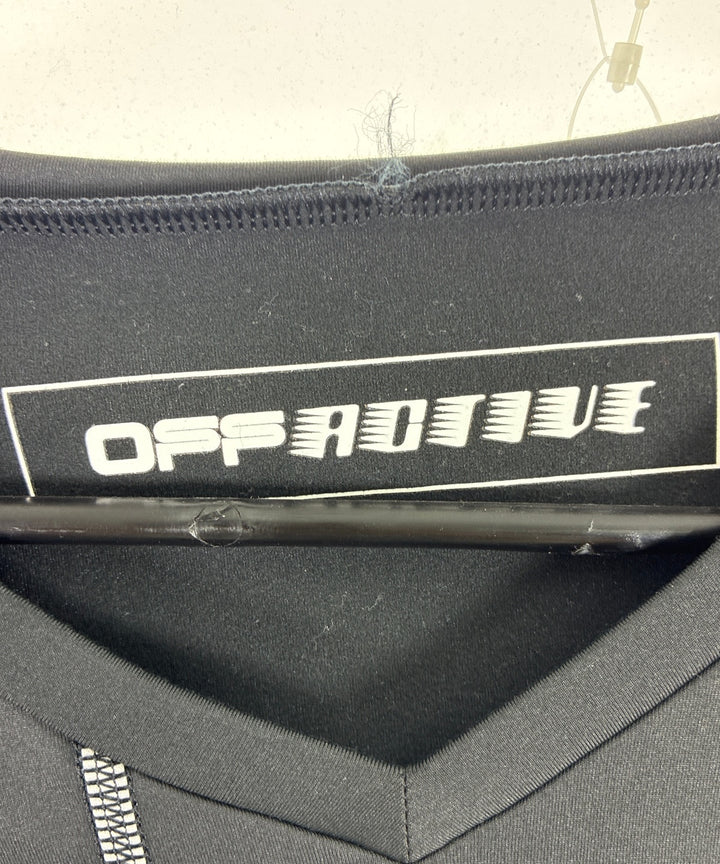 OFF-WHITE เสื้อยืด/เสื้อท็อปส์