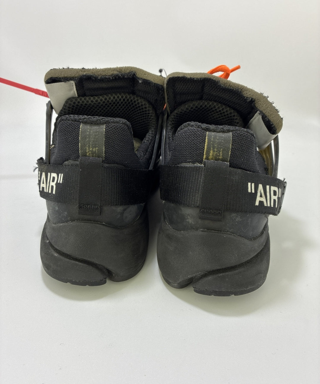 OFF-WHITE รองเท้าผ้าใบ