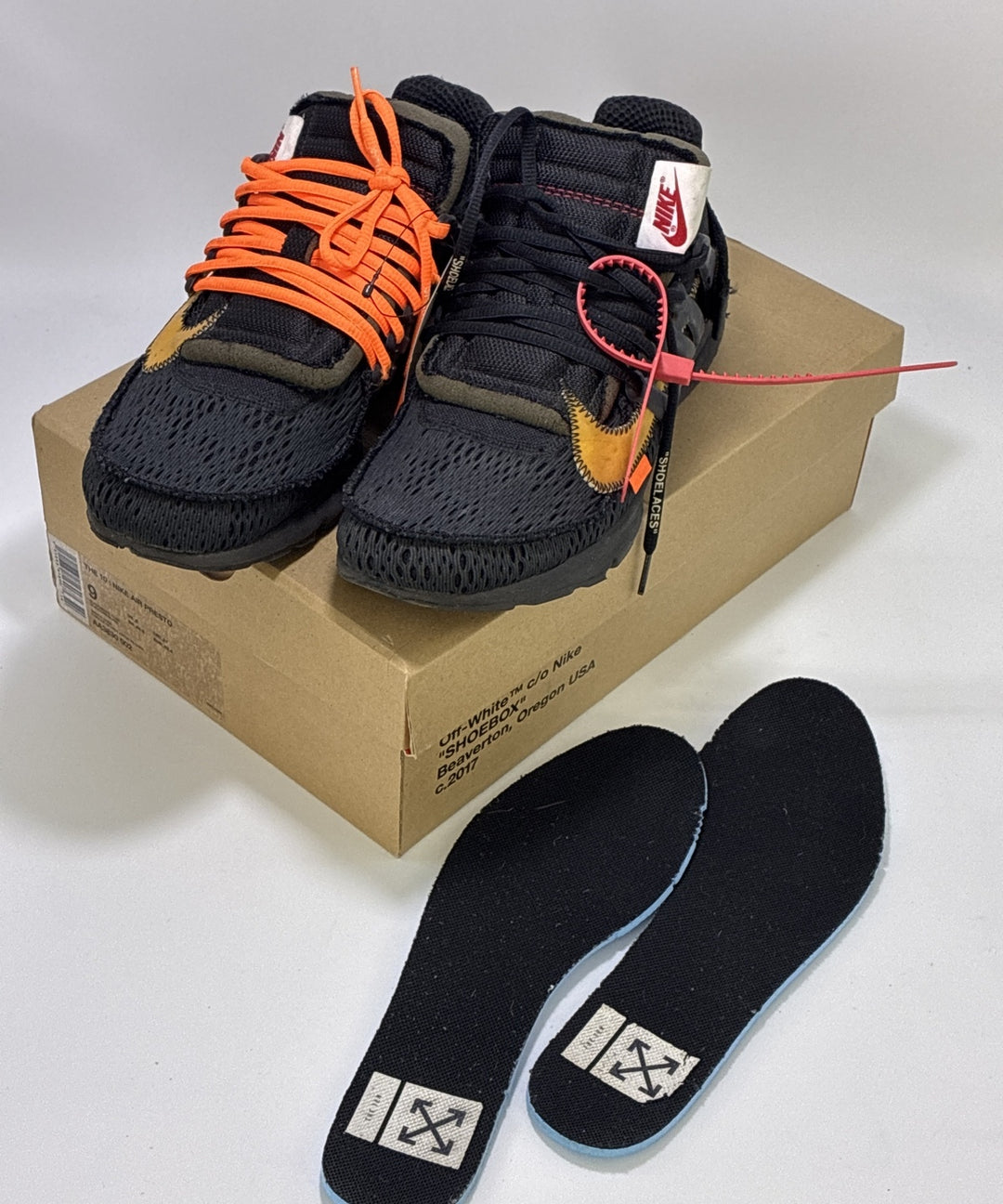 OFF-WHITE รองเท้าผ้าใบ