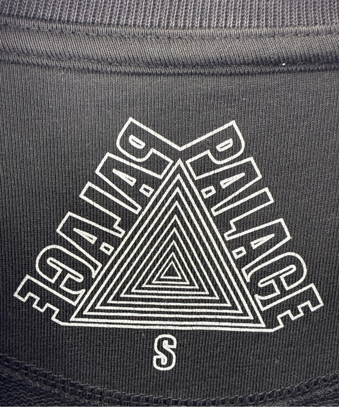 PALACE เสื้อสเวตเตอร์