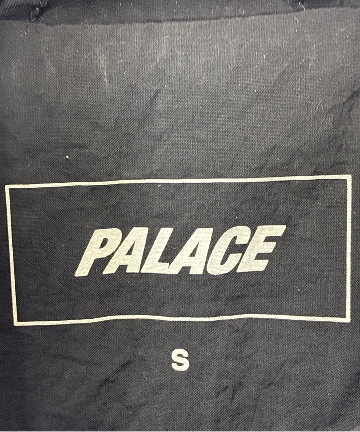 PALACE เสื้อพาร์กาภูเขา