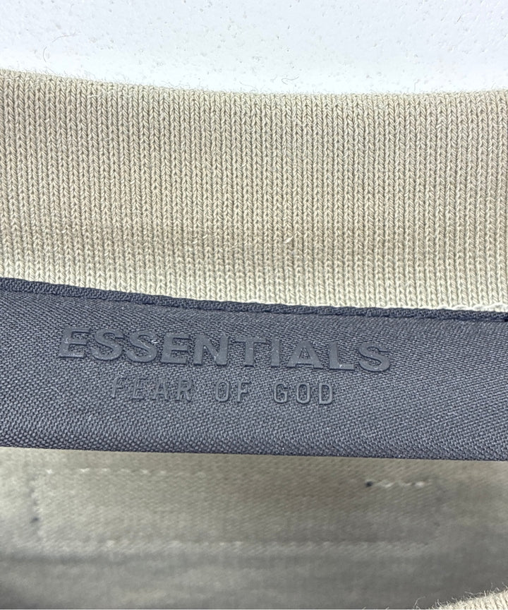 Fear of God ESSENTIALS เสื้อยืด/เสื้อท็อปส์