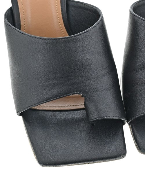 FRAY I.D รองเท้าแตะ