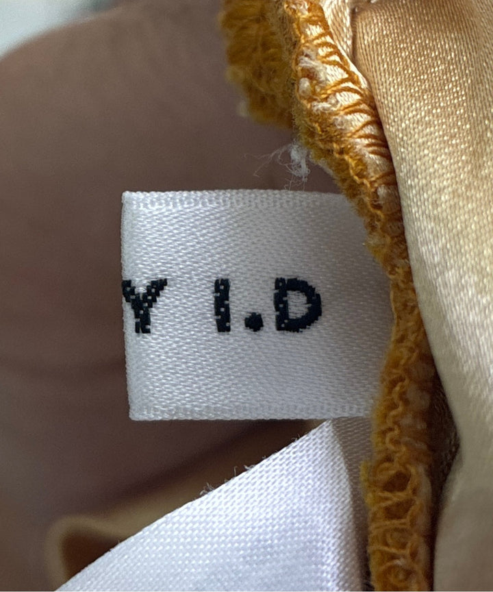 FRAY I.D กระโปรงยาวถึงเข่า