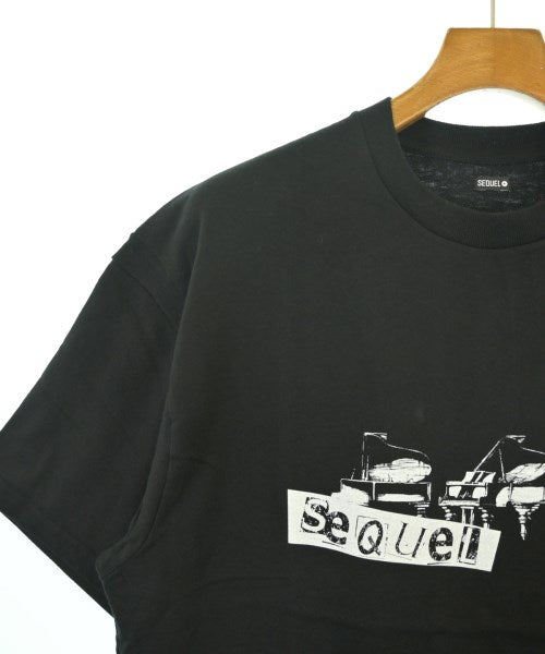 SEQUEL เสื้อยืด/เสื้อท็อปส์