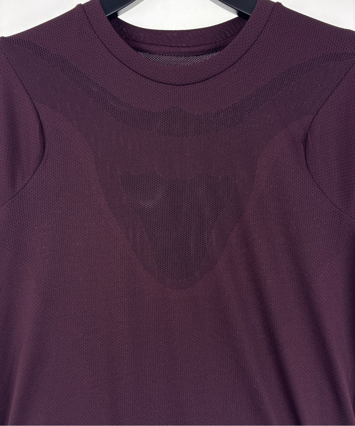 GYAKUSOU เสื้อยืด/เสื้อท็อปส์