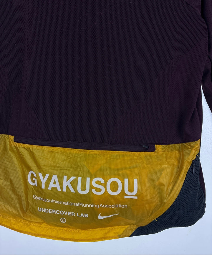 GYAKUSOU เสื้อยืด/เสื้อท็อปส์