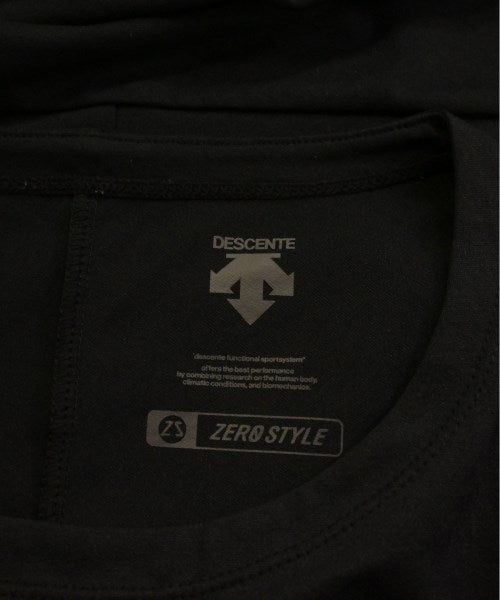 DESCENTE เสื้อยืด/เสื้อท็อปส์