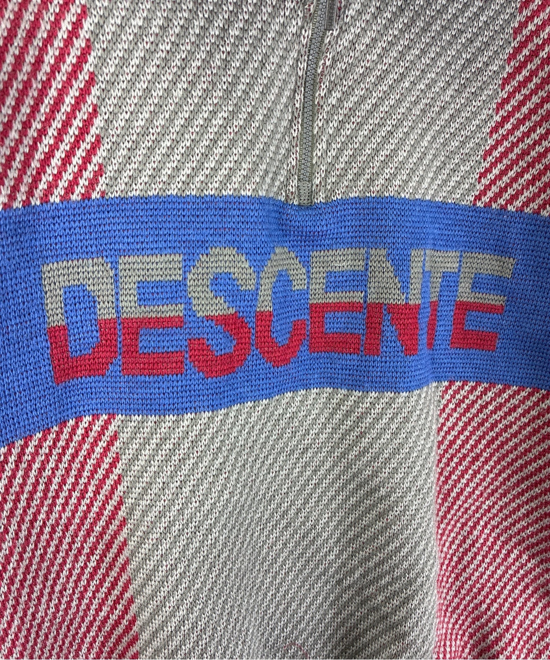 DESCENTE เสื้อถัก