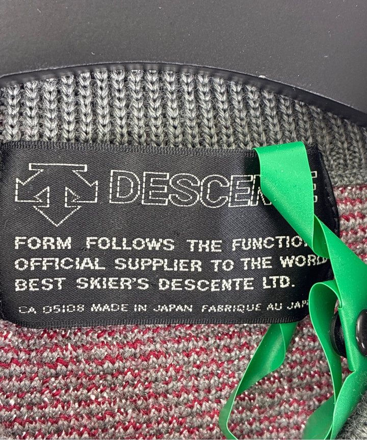 DESCENTE เสื้อถัก