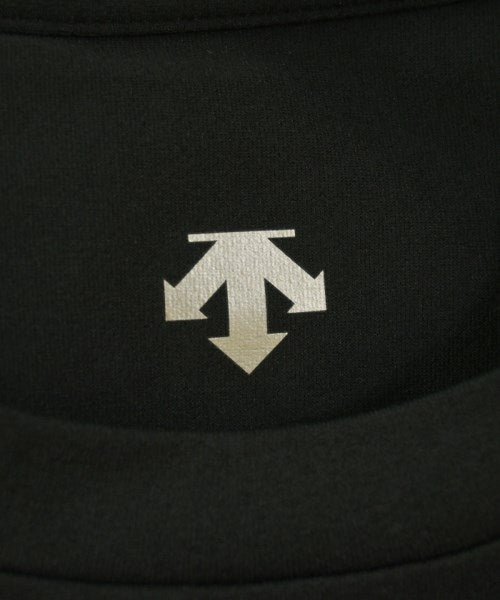 DESCENTE เสื้อยืด/เสื้อท็อปส์