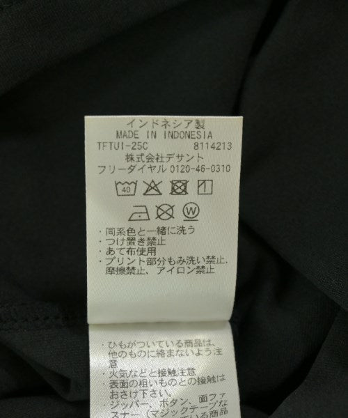 DESCENTE เสื้อยืด/เสื้อท็อปส์