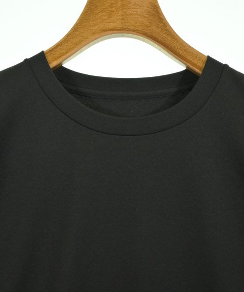 DESCENTE เสื้อยืด/เสื้อท็อปส์