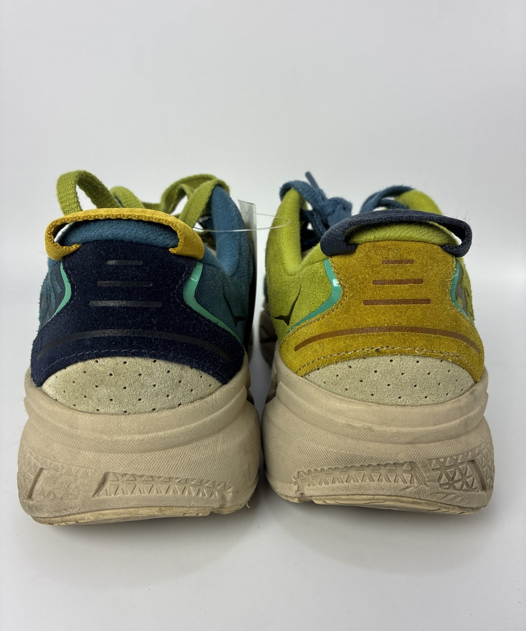 HOKA ONE ONE รองเท้าผ้าใบ