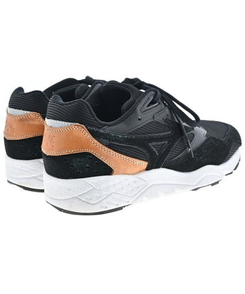 IL BISONTE รองเท้าผ้าใบ