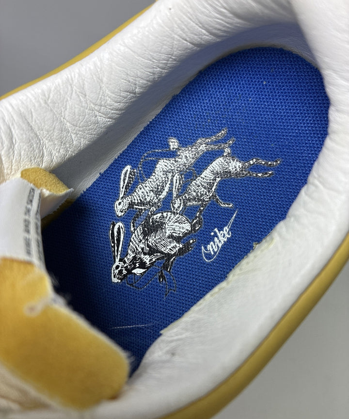 NIKE รองเท้าผ้าใบ