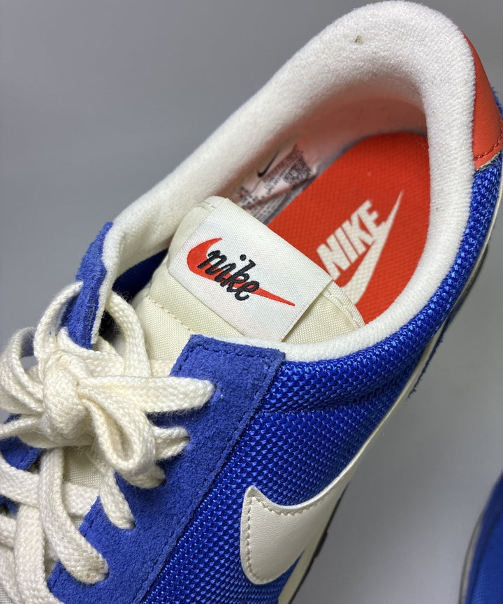 NIKE รองเท้าผ้าใบ