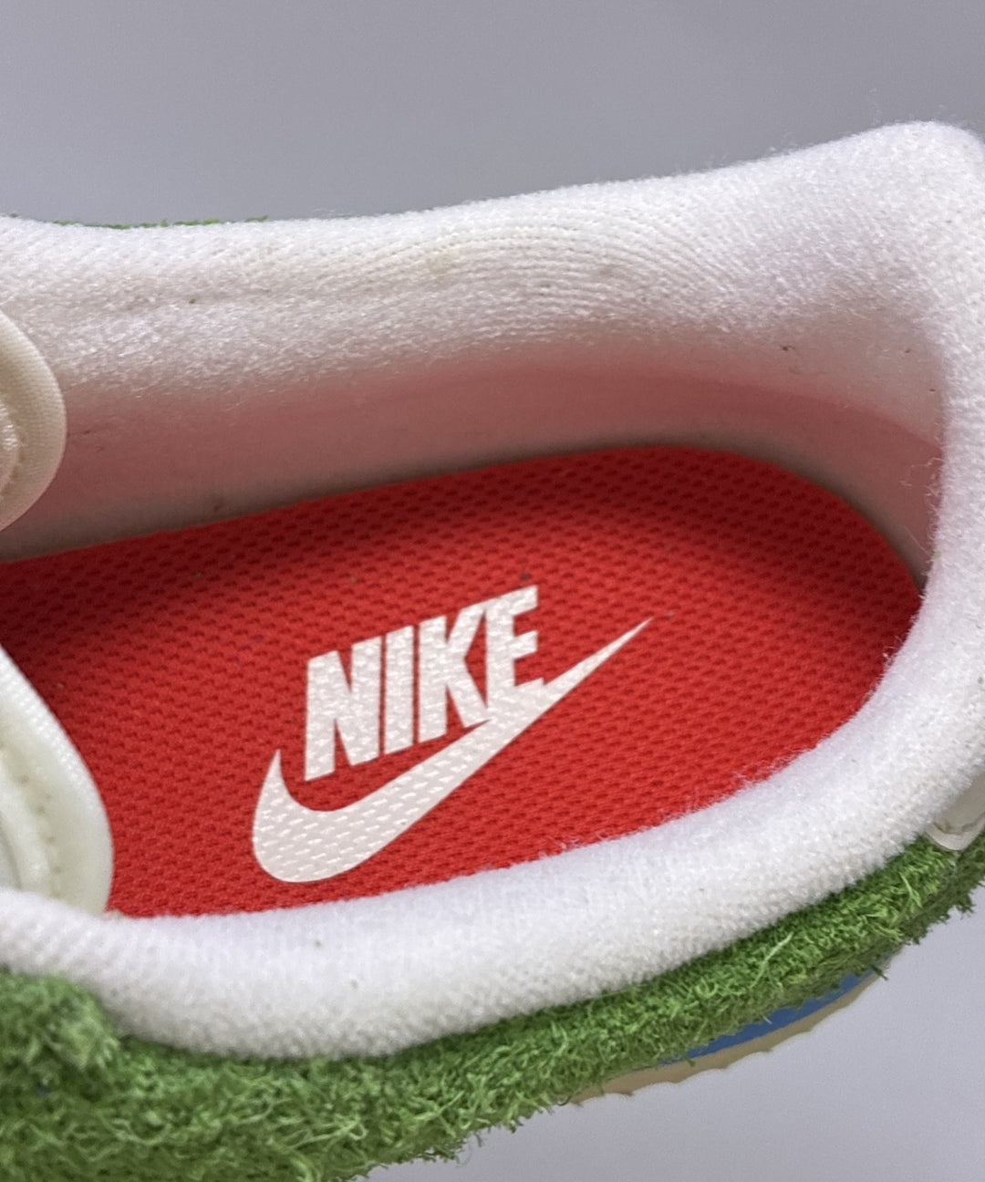 NIKE รองเท้าผ้าใบ