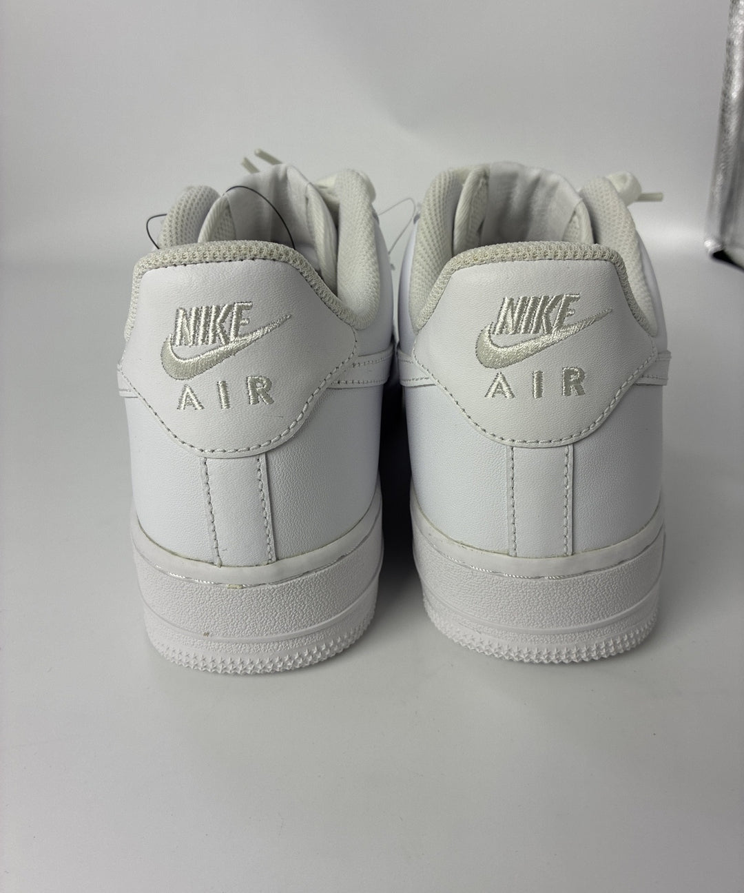 NIKE รองเท้าผ้าใบ