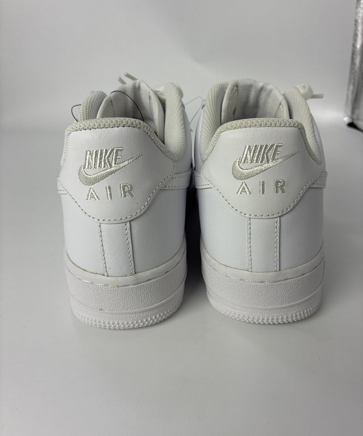 NIKE รองเท้าผ้าใบ