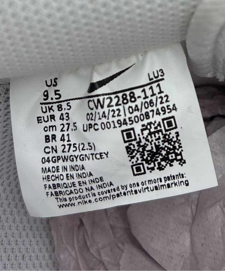 NIKE รองเท้าผ้าใบ