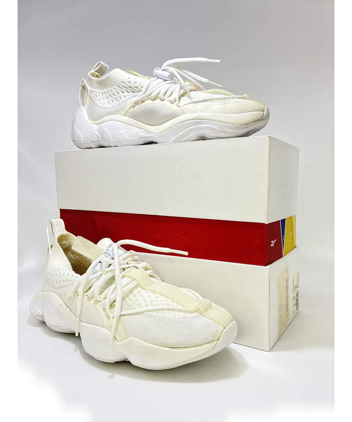 Reebok รองเท้า