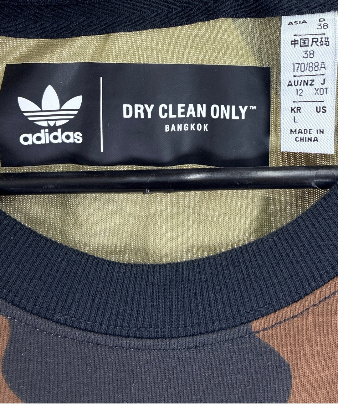 adidas เสื้อยืด/เสื้อท็อปส์