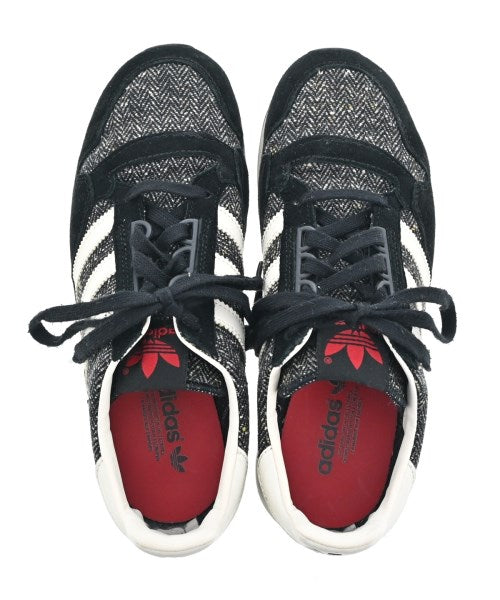 adidas รองเท้าผ้าใบ