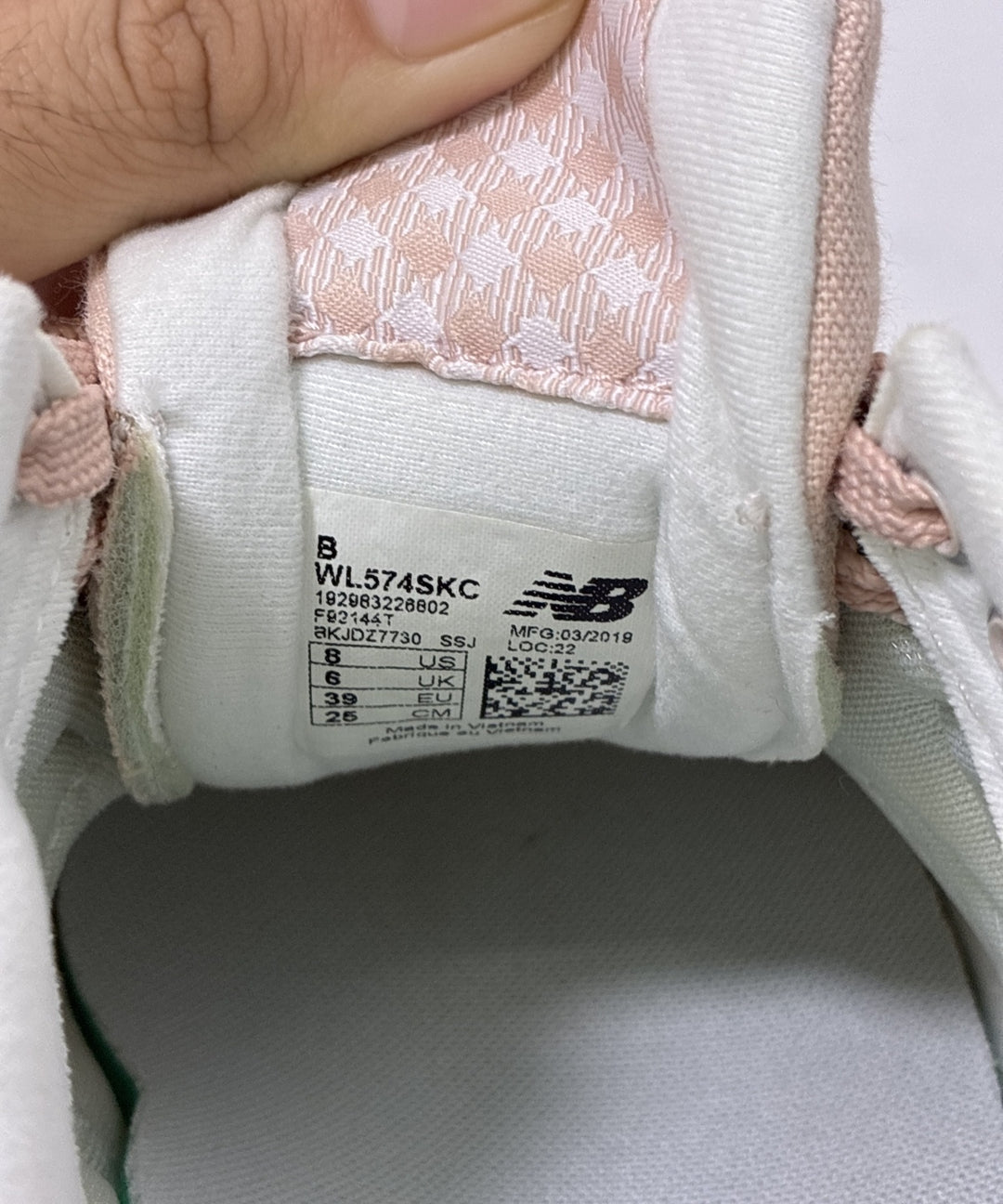New Balance รองเท้าผ้าใบ