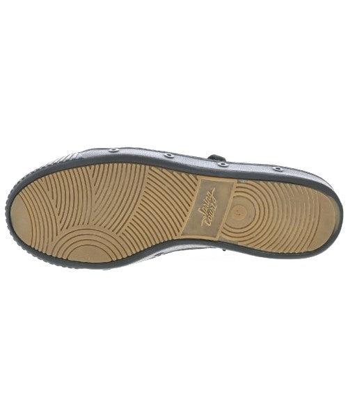 spring court รองเท้าผ้าใบ