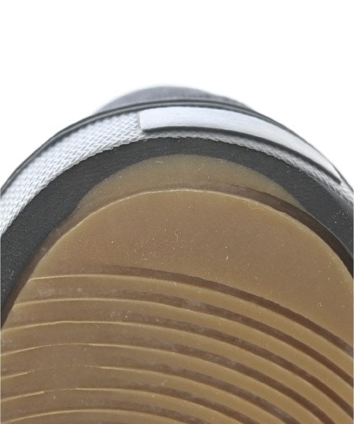 spring court รองเท้าผ้าใบ