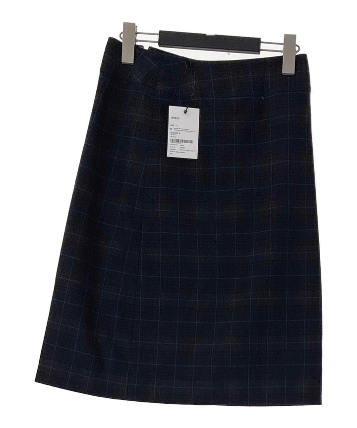 J.PRESS กระโปรงยาวถึงเข่า