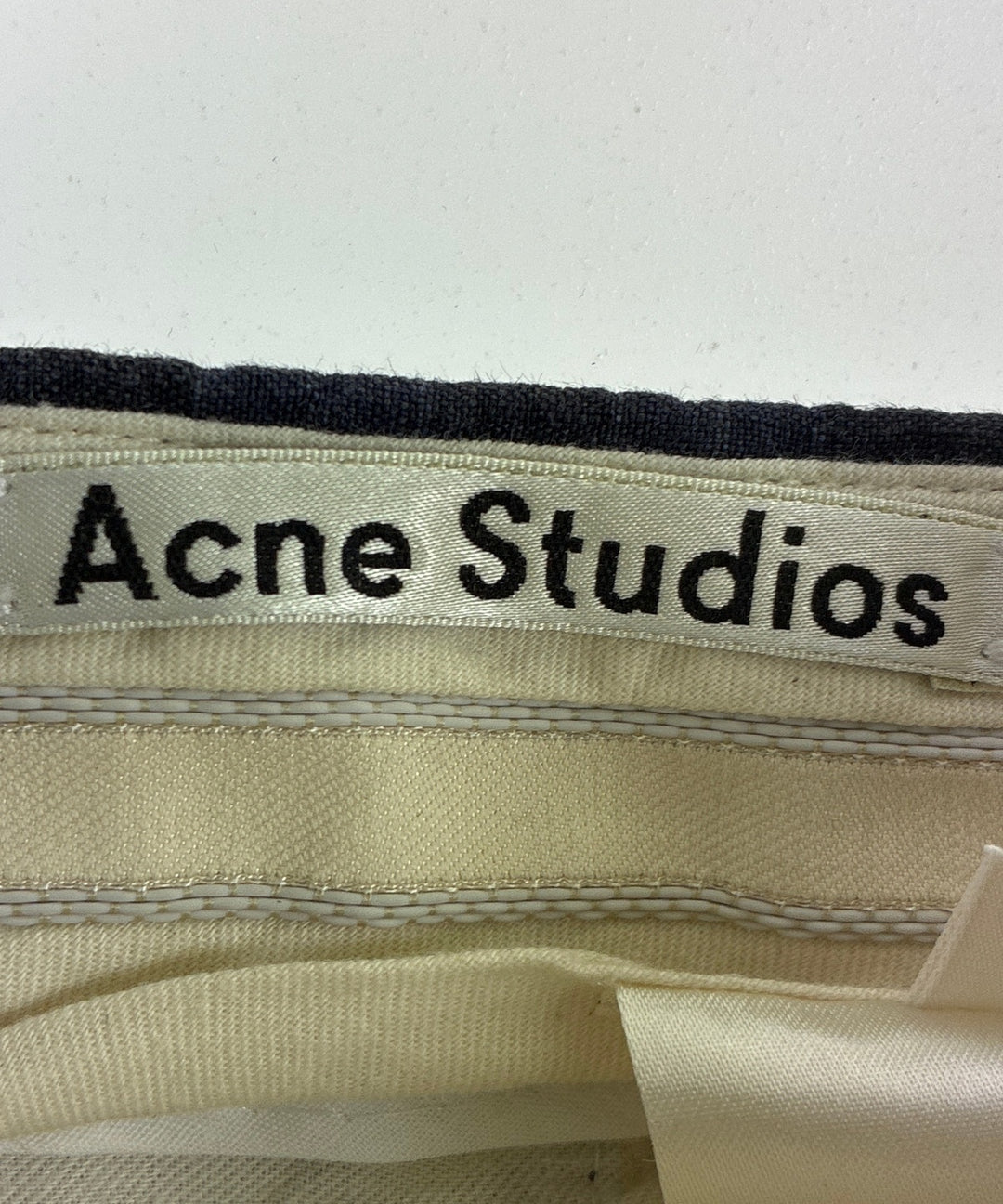 Acne Studios ชิโน่