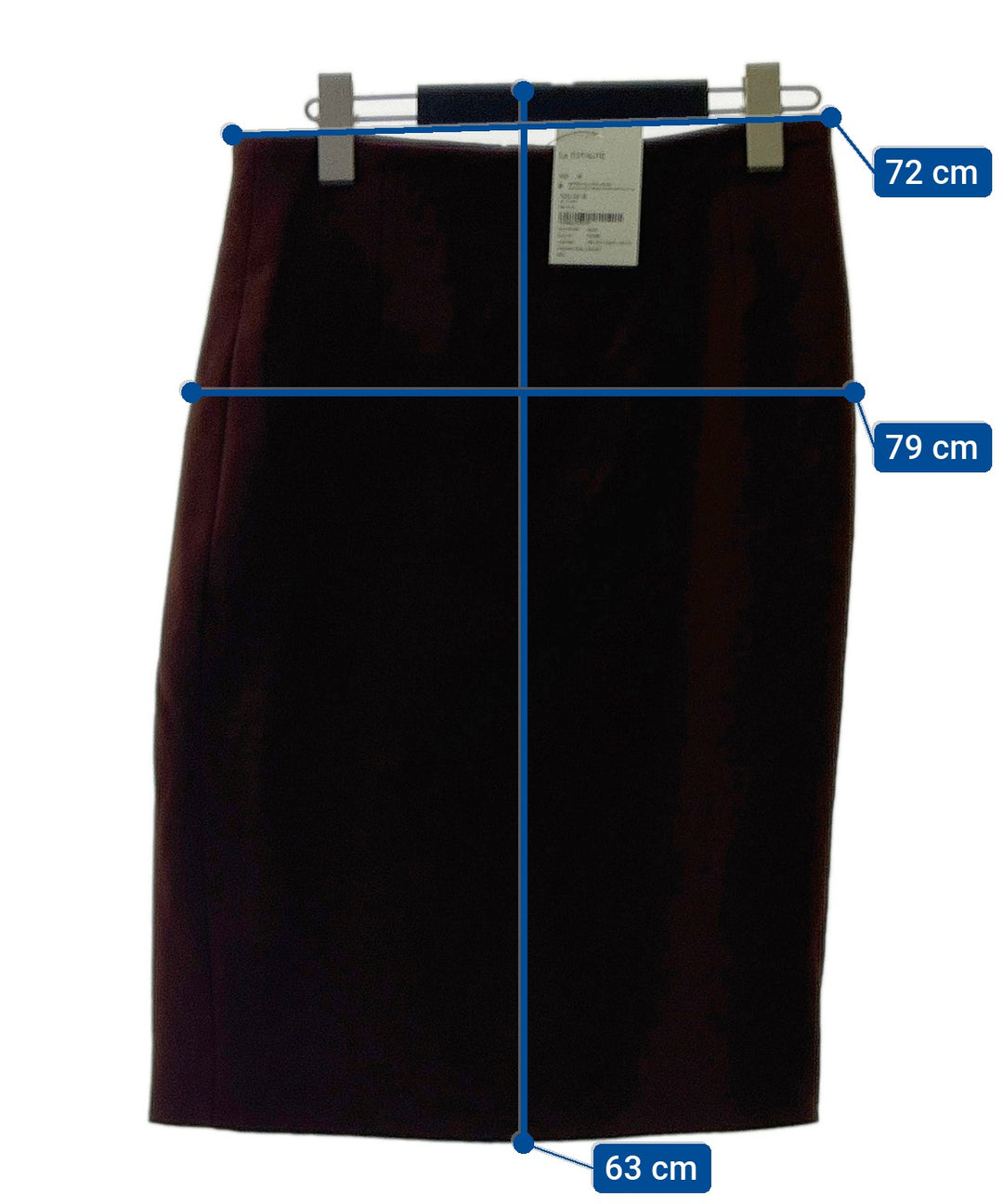 La TOTALITE กระโปรงยาวถึงเข่า