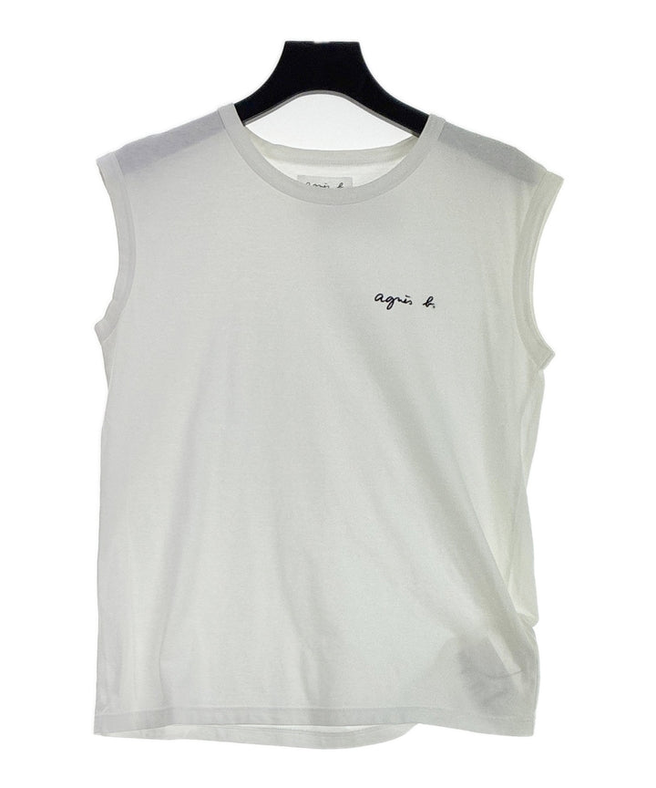 Agnes b. เสื้อกล้าม