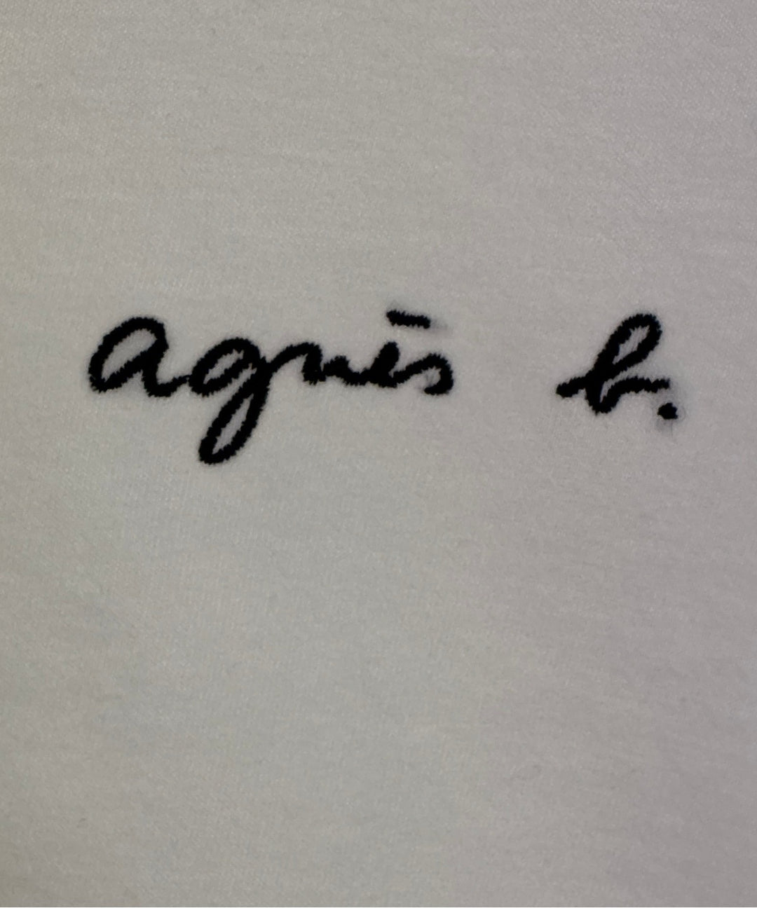 Agnes b. เสื้อกล้าม