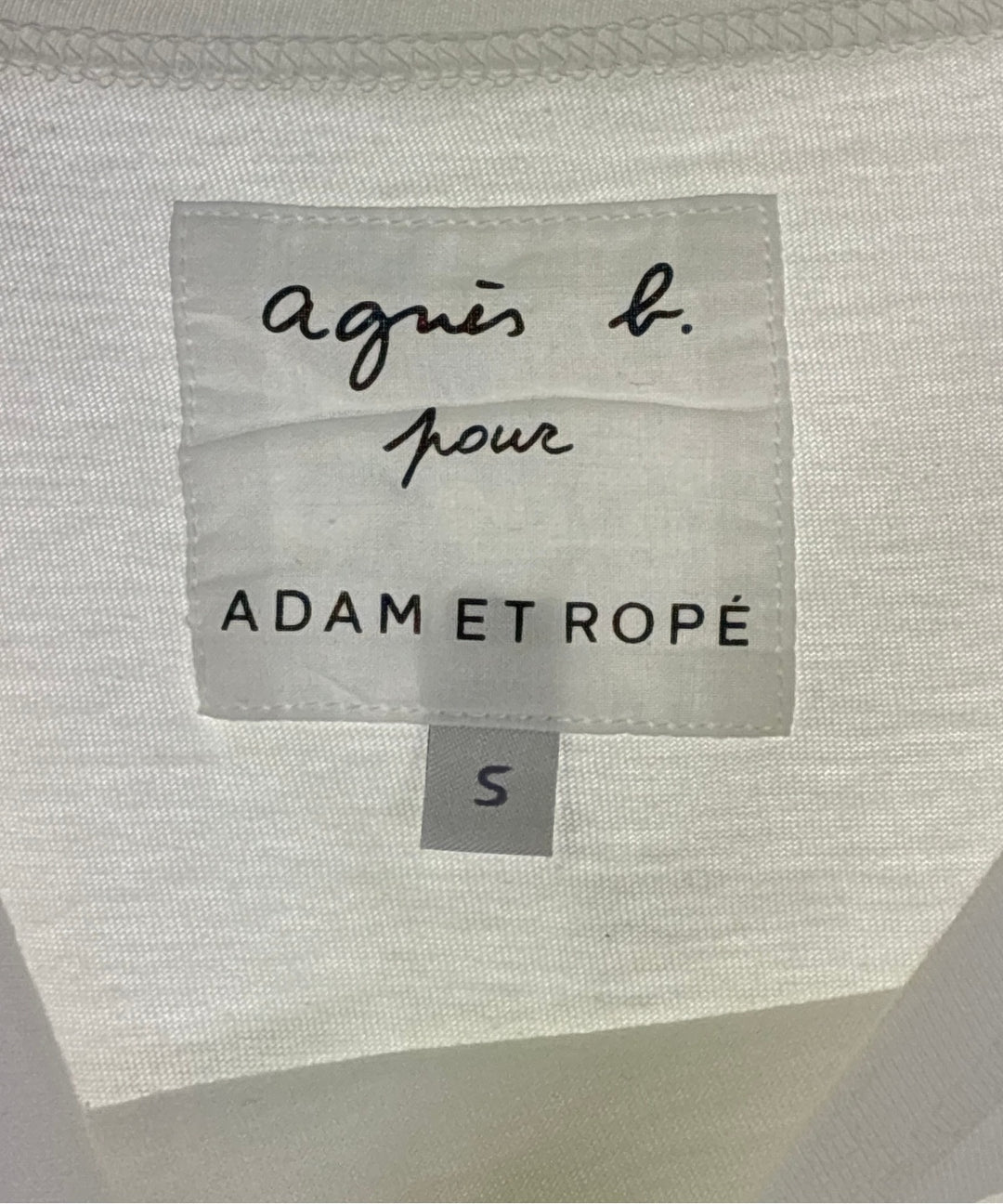 Agnes b. เสื้อกล้าม