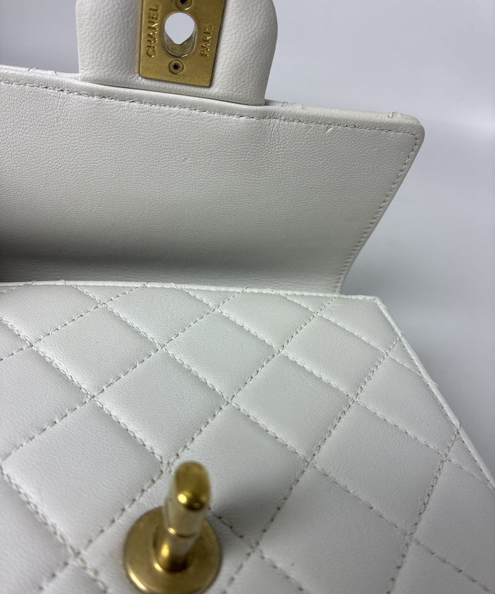 CHANEL กระเป๋าสะพาย