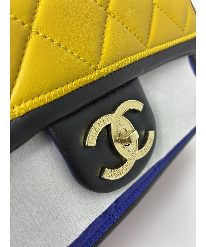 CHANEL กระเป๋าสะพาย