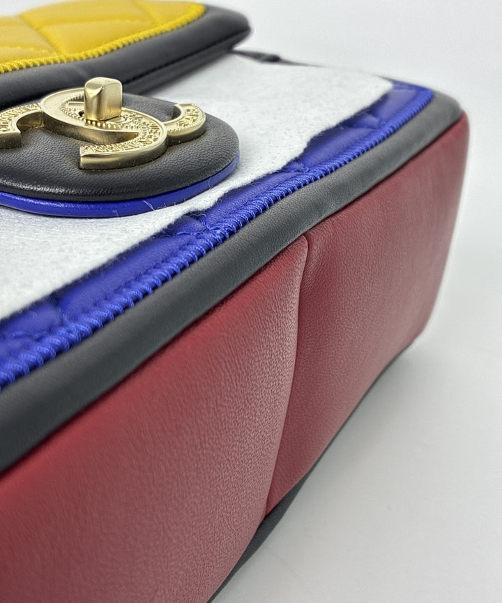 CHANEL กระเป๋าสะพาย