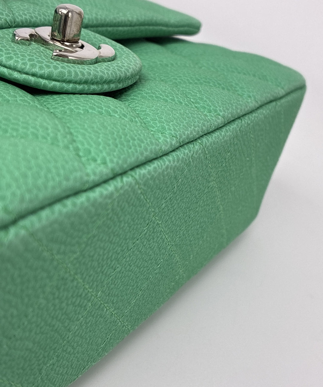 CHANEL กระเป๋าสะพาย