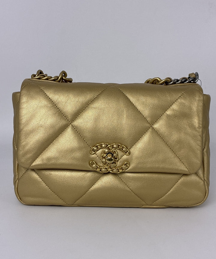 CHANEL กระเป๋าสะพาย