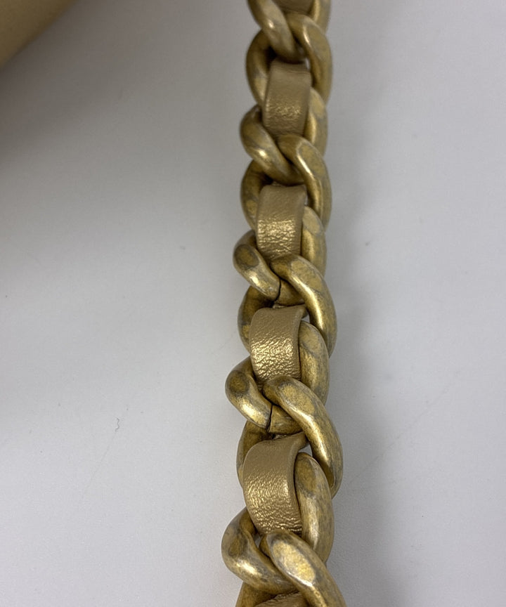 CHANEL กระเป๋าสะพาย