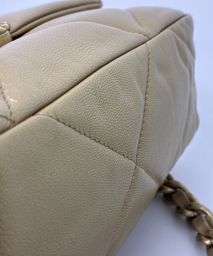 CHANEL กระเป๋าสะพาย