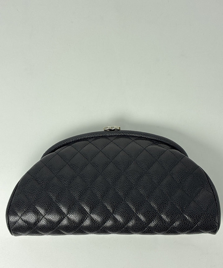CHANEL คลัตช์